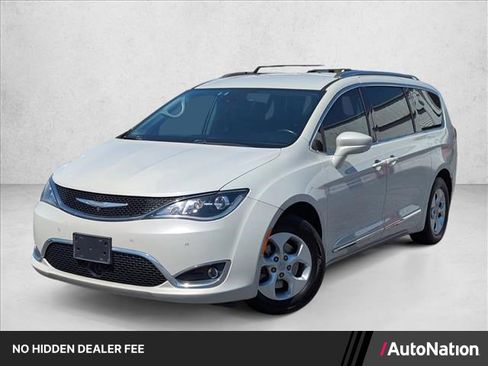 Used 2017 Chrysler Pacifica Touring-L Plus w/ Advanced Safetytec Group FWD image 1