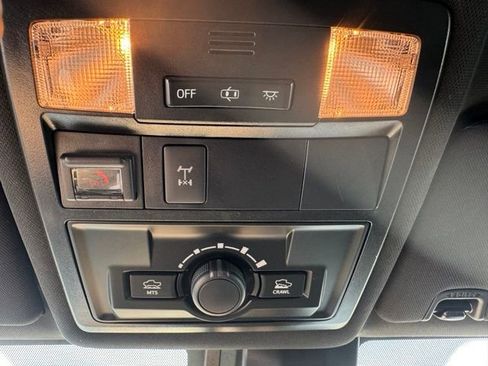 Used 2020 Toyota Tacoma TRD Off-Road w/ Technology Package AWD/4WD image 13