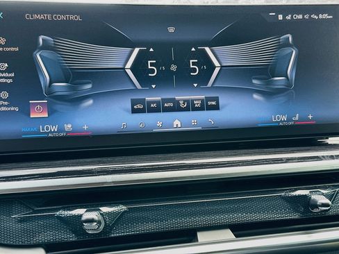 New 2027 BMW X7 xDrive40i w/ M Sport Package AWD/4WD image 12