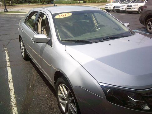 Used 2012 Ford Fusion SEL FWD image 2