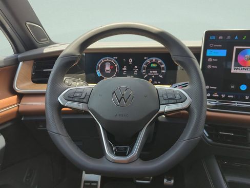 New 2026 Volkswagen Tiguan SEL R-Line AWD/4WD image 22