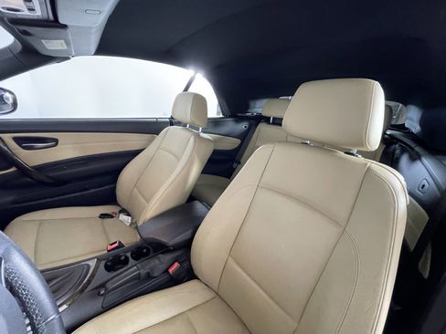 Used 2011 BMW 128i Convertible image 11