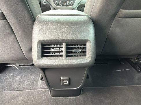 Used 2020 Chevrolet Equinox LS image 27