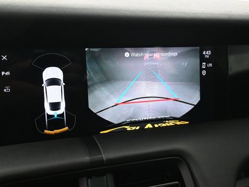 Used 2022 Porsche Taycan image 11