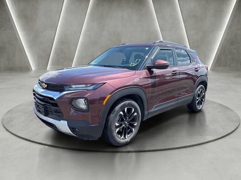 Used 2023 Chevrolet TrailBlazer LT w/ Convenience Package FWD image 3