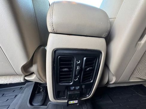 Used 2019 Jeep Grand Cherokee Limited image 28