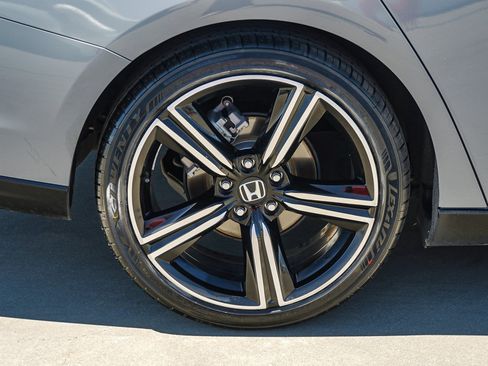 Used 2024 Honda Accord Sport image 12