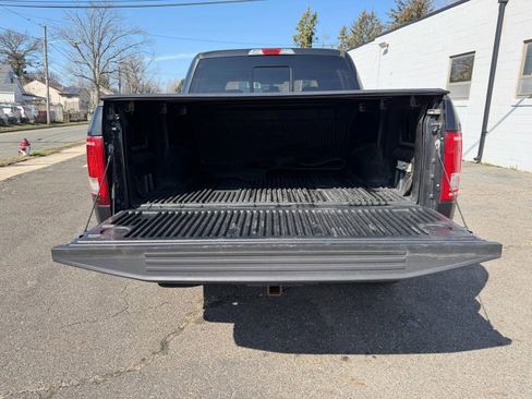 Used 2015 Ford F150 XLT w/ Equipment Group 302A Luxury AWD/4WD image 19