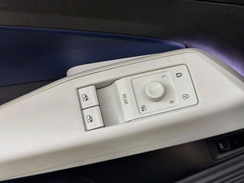 Used 2023 Volkswagen ID.4 Pro S RWD image 17