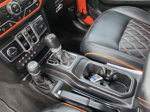 Used 2019 Jeep Wrangler Unlimited Sahara w/ Uconnect 4C Nav & Sound Group image 23