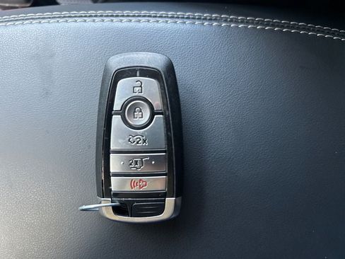 Used 2025 Ford Mustang Mach-E Premium AWD/4WD image 31