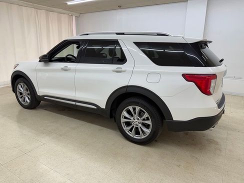 Used 2023 Ford Explorer Limited w/ Class IV Trailer Tow Package AWD/4WD image 3
