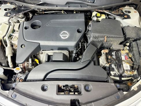 Used 2013 Nissan Altima 2.5 SV FWD image 31