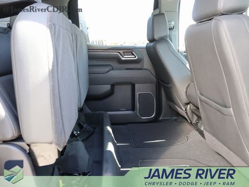 Used 2025 GMC Sierra 1500 SLT image 12