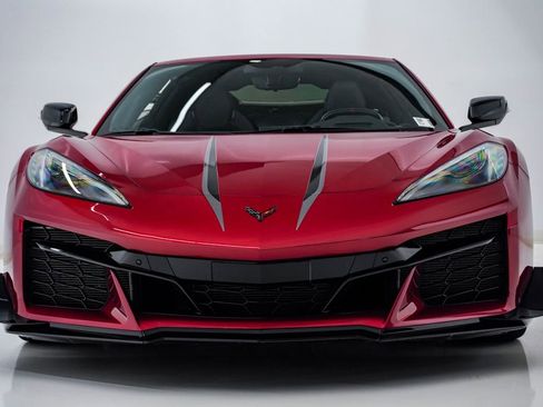 Used 2023 Chevrolet Corvette Z06 w/ Z07 Performance Package RWD image 7