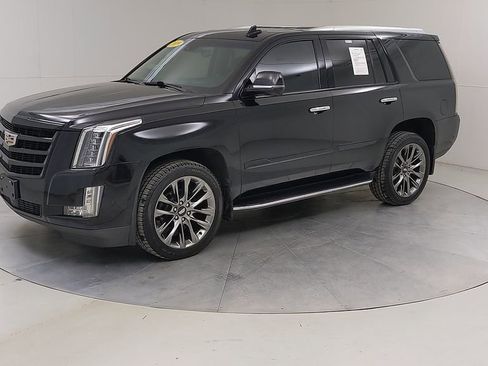 Used 2019 Cadillac Escalade Premium Luxury w/ Escalade Sport Edition AWD/4WD image 22