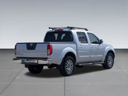 Used 2012 Nissan Frontier SL w/ Moonroof Pkg AWD/4WD image 5
