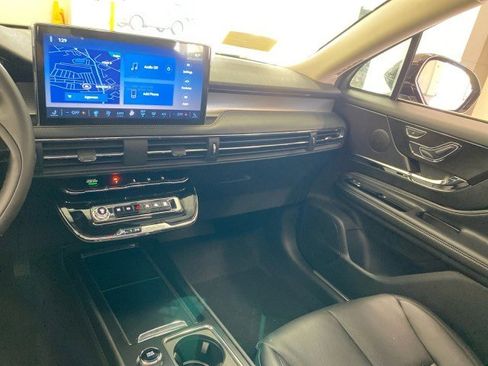 New 2025 Lincoln Corsair AWD w/ Equipment Group 101A image 12