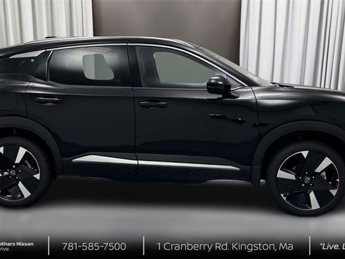 New 2025 Nissan Kicks SR w/ SR Premium Package image 4