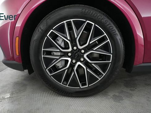 Used 2025 Ford Mustang Mach-E Premium image 19