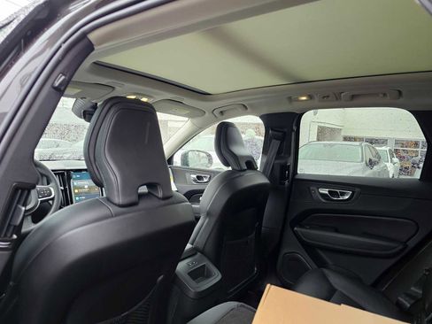 New 2025 Volvo XC60 B5 Core w/ Protection Package Premier image 20
