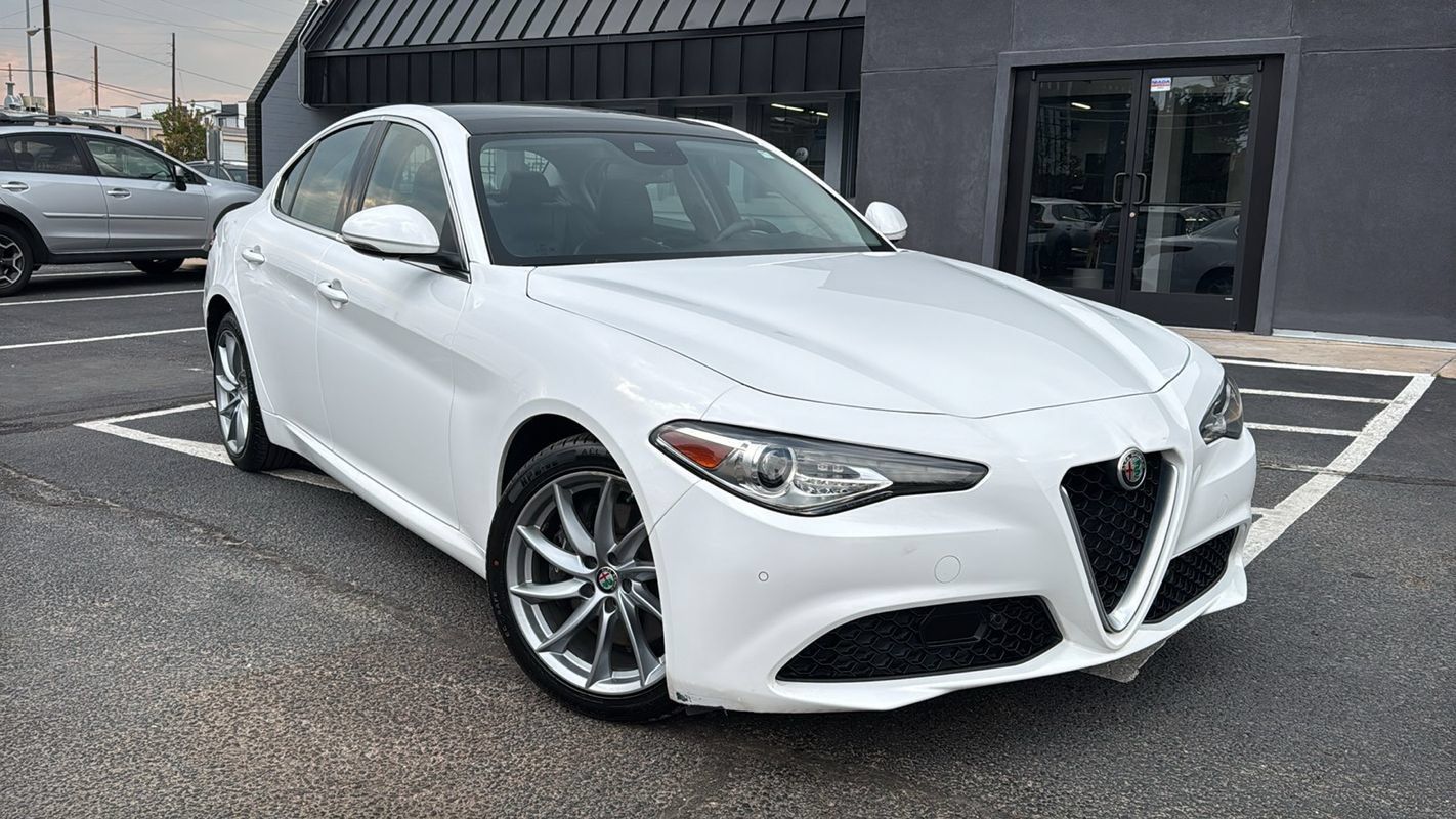 Used 2018 Alfa Romeo Giulia AWD image 1