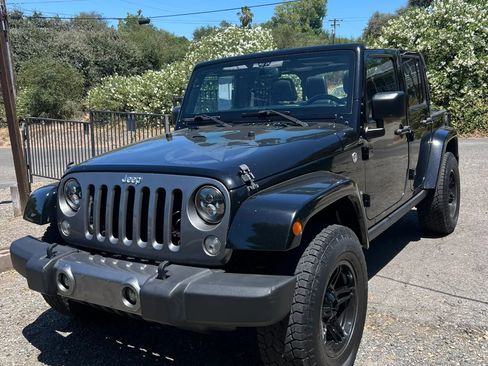 Used 2015 Jeep Wrangler Unlimited Sport AWD/4WD image 12
