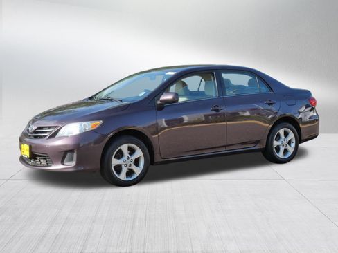 Used 2013 Toyota Corolla LE Special Edition FWD image 3