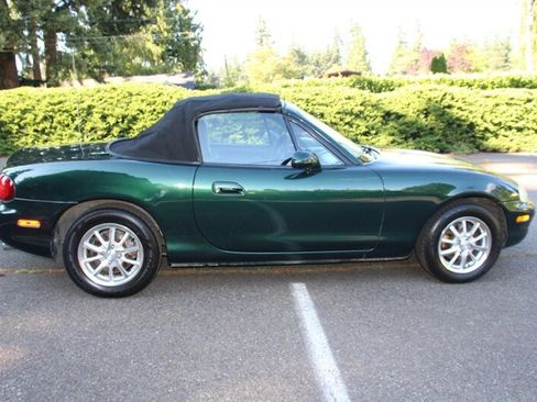 Used 1999 MAZDA MX-5 Miata RWD image 17