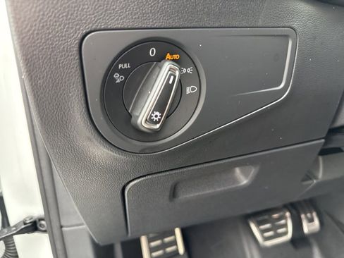 Certified 2024 Volkswagen Tiguan SEL R-Line AWD/4WD image 18