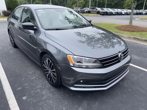 Used 2015 Volkswagen Jetta Sport FWD image 14