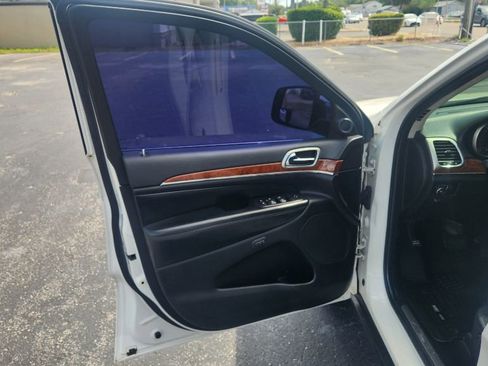Used 2011 Jeep Grand Cherokee Limited AWD/4WD image 10