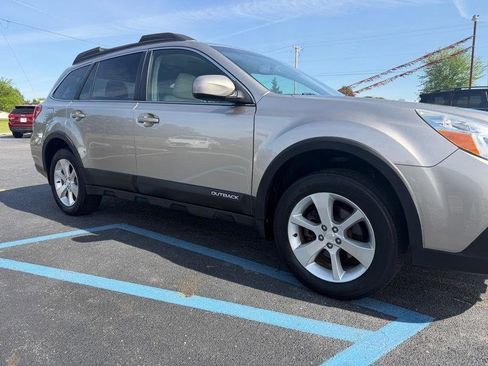 Used 2014 Subaru Outback 2.5i Limited w/ Moonroof Package AWD/4WD image 34