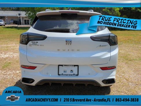 Used 2024 Buick Encore GX Avenir w/ Avenir Technology Package AWD/4WD image 5