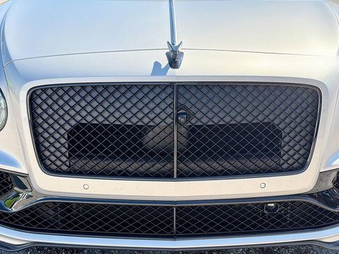 Used 2024 Bentley Flying Spur W12 image 8