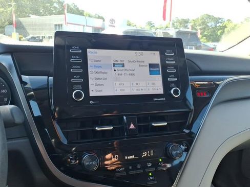 Used 2024 Toyota Camry SE FWD image 18