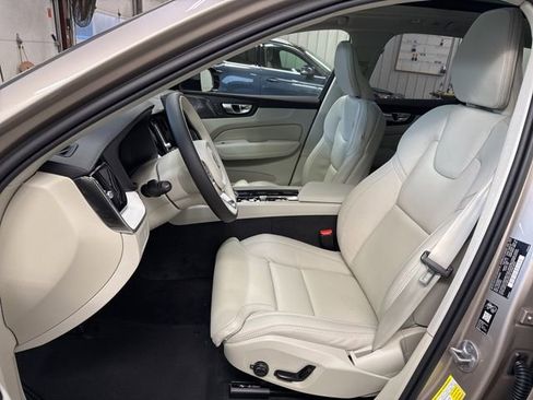 New 2026 Volvo XC60 B5 Ultra w/ Protection Package Premier image 11