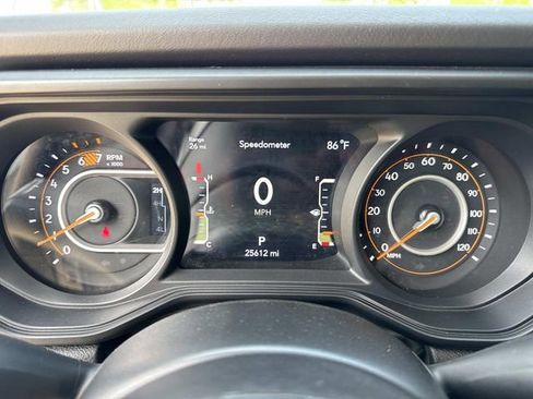 Used 2025 Jeep Wrangler Unlimited Rubicon AWD/4WD image 26