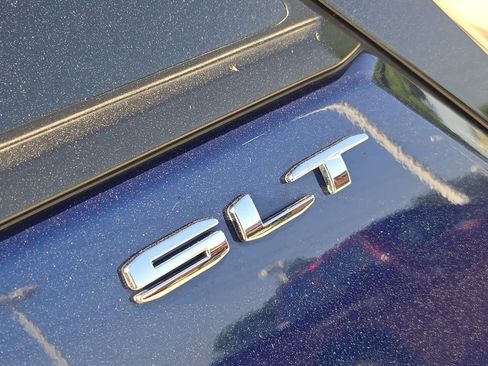 Used 2023 GMC Terrain SLT FWD image 13