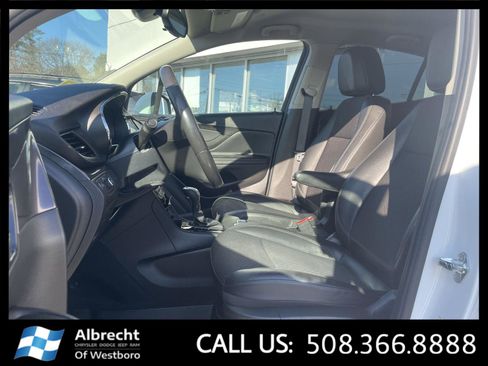Used 2021 Buick Encore Preferred w/ Safety Package image 10
