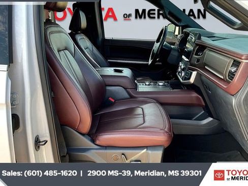 Used 2024 Ford Expedition Limited image 6