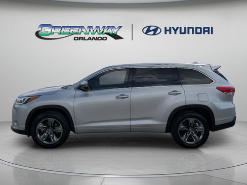 Used 2018 Toyota Highlander Limited Platinum FWD image 5