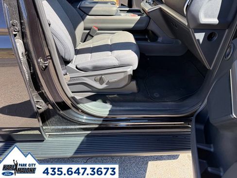 Used 2025 Ford Expedition Active AWD/4WD image 38
