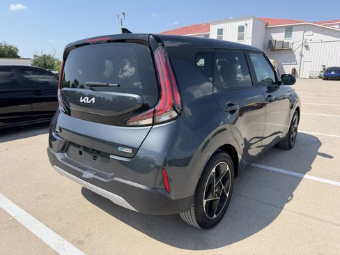 Used 2025 Kia Soul EX FWD image 5