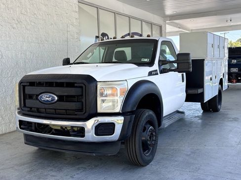 Used 2011 Ford F550 4X2 2dr Regular Cab 140.8 200. w/ Payload Upgrade Pkg image 3