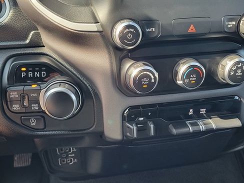 Used 2022 RAM 1500 Big Horn AWD/4WD image 22