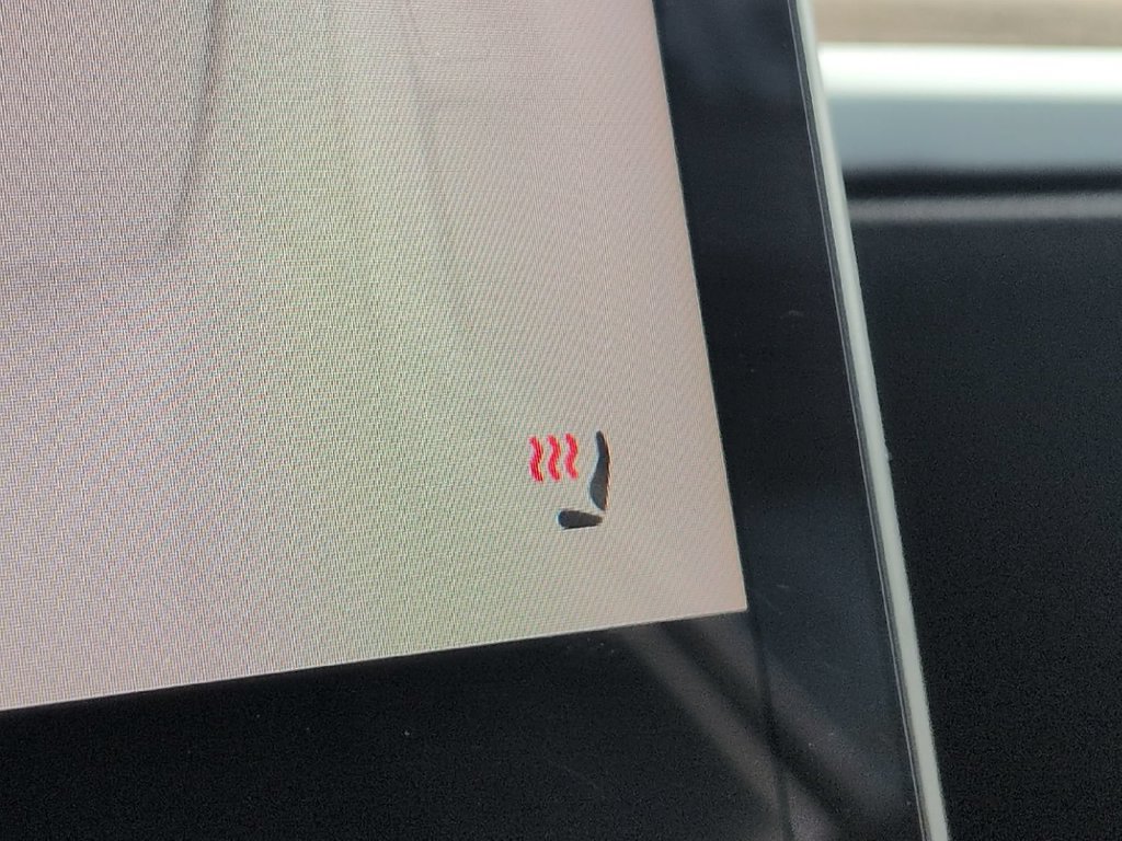 Used 2024 Tesla Model Y Long Range RWD image 35
