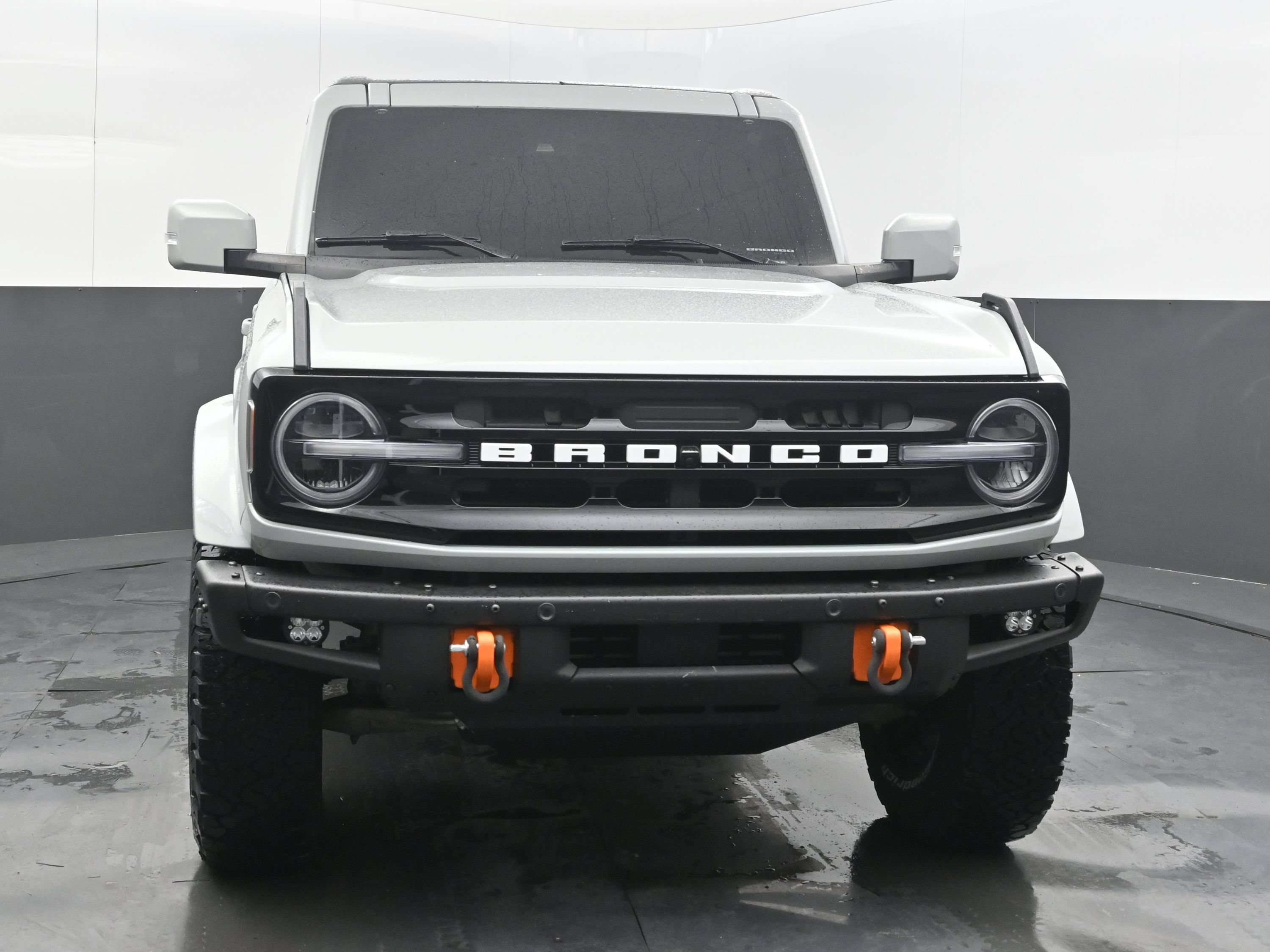 Used 2023 Ford Bronco Outer Banks AWD/4WD image 3