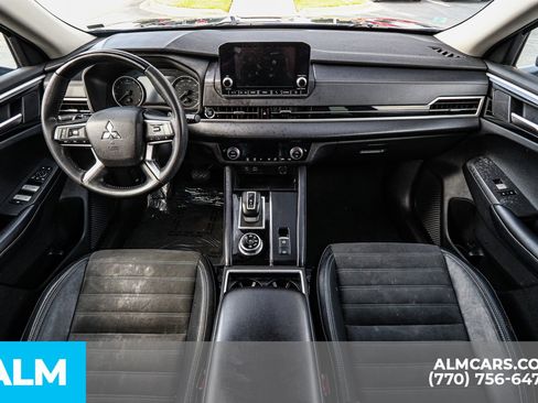 Used 2023 Mitsubishi Outlander SE image 29