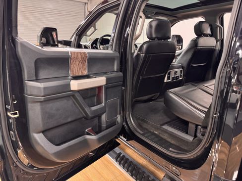 Used 2018 Ford F250 Lariat w/ Lariat Ultimate Package image 16